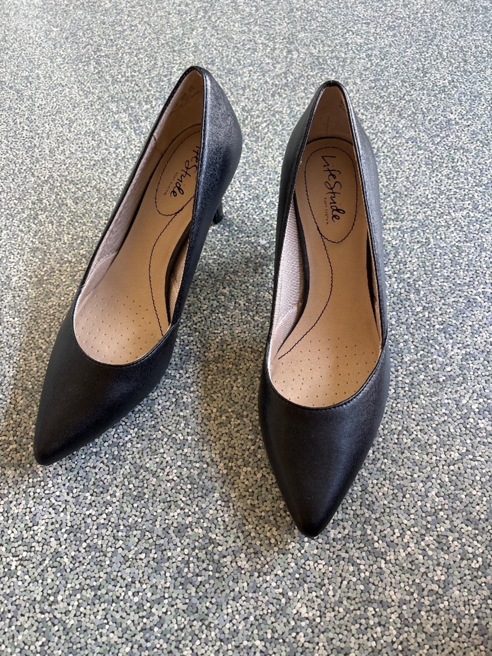 Life Stride Black Pumps Size 9.5